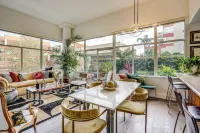 에머리빌의 프라이빗 파티오와 특전이 있는 럭셔리 콘도