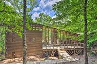 Lakefront Glass House Cabin w/ Mountain Views! - de charme