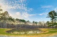 Fire Pits and Gazebo Lakefront Escape in Terry! - bar