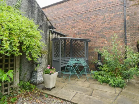 The Precinct House Отели в г. Уиторн