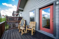 97A Exceptional Views, 4 Br, Central Location by RedAwning