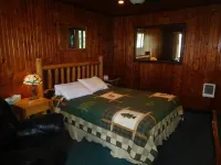 Evergreen Motel Hotels in Coram