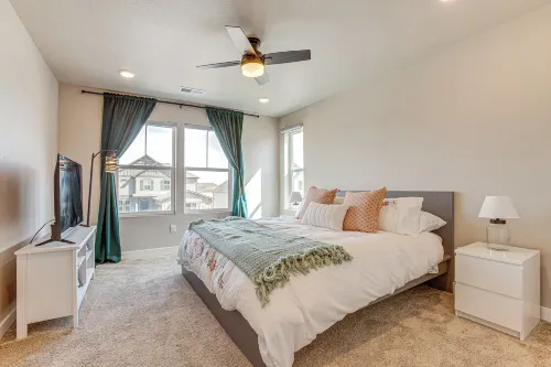 Beautiful Home w/ Bonus Room & Prime Location! - WiFi