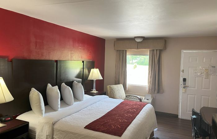 Pinetree Inn