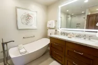 Deluxe Two Queen Room Hotel Room Hotels in Brighton