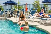 Blue Harbor Resort and Conference Center - de playa