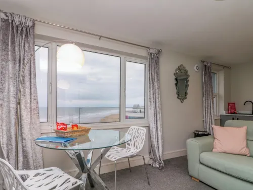 Apt 7 @ Hunter's Quay Hotels in Flamborough