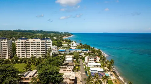 Beautiful Oceanfront  2 bedroom, 2 bath condo Aguada, PR