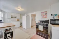 Milwaukee 1BR Bungalow with free parking