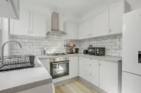 Beautiful 3 Bedroom House in North London Hotels in Haringey