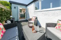 Traeth Arian Cottage - Homestays