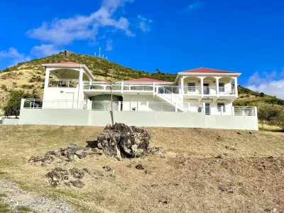 Villa Norman: Unique 3 bedroom, 3 En-Suite Bathroom on 35 Acre Green Farmland