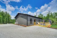 Hot Tub & Mtn Views: Pet-Friendly Englewood Cabin