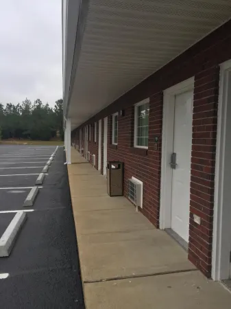 Deerfield Inn New Johnsonville Отели в г. Камден