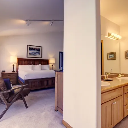 Sauterne Sanctuary 3Br 3ba 3 Bedroom Home by RedAwning