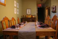 Country Encounters Accommodations Hotels in Coleman