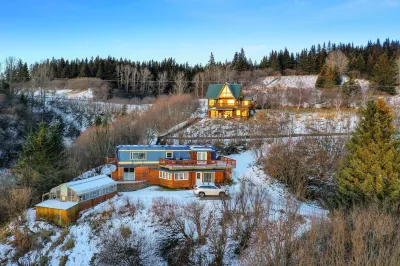 Alaska Adventure Cabins Hotels near Bunnell Street Arts Center