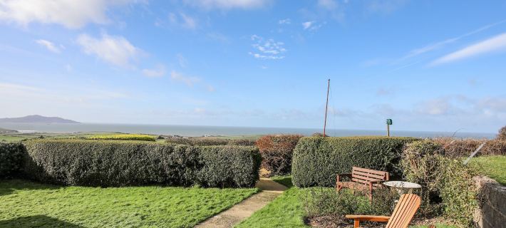 Yr Orsedd Hotels in Holyhead