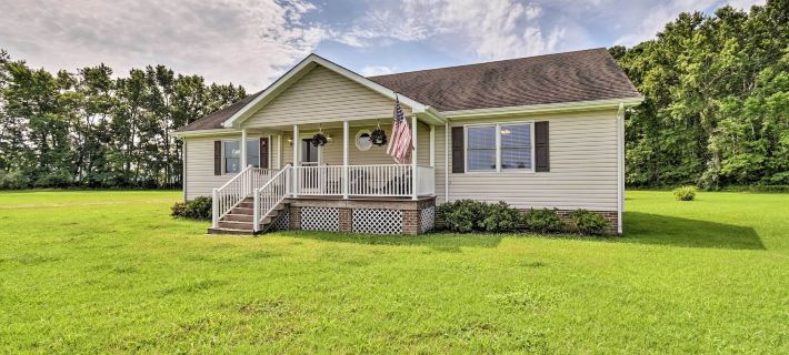 Pet-Friendly Woodsy Gem: 1/4 Mi to Chesapeake Bay Hotels in Accomack County