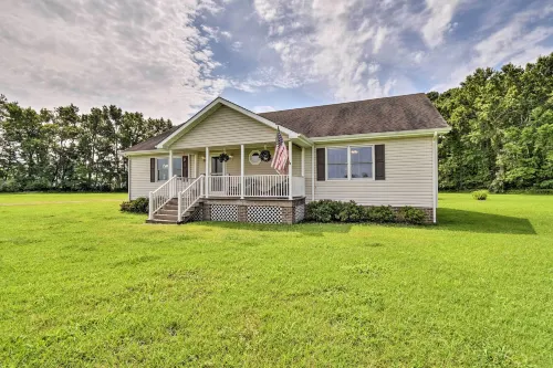 Pet-Friendly Woodsy Gem: 1/4 Mi to Chesapeake Bay