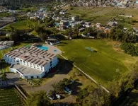 El Lago Hotel by Luoxo - parking