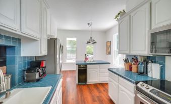 Modesto Mansion on 2 Acres - Great for Families!