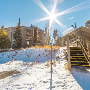 Treehouse #305, Building D by Summit County Mountain Retreats