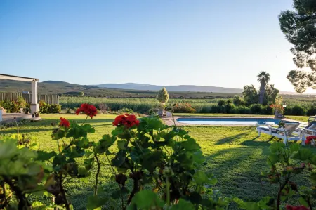 De Denne Country Guest House Отели рядом с достопримечательностью «Highgate Ostrich Show Farm»