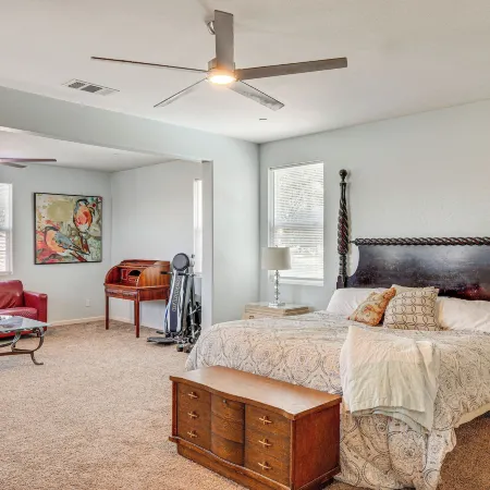 Rio Bravo Country Club Home in Bakersfield w/ Pool
