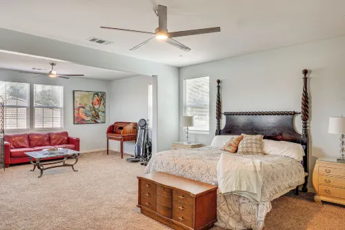 Rio Bravo Country Club Home in Bakersfield w/ Pool - 3 Yıldız