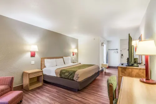 Econo Lodge Truman Inn Hotels in Sedalia