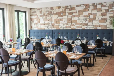 Parkhotel Schillerhain Отели в г. Орбис