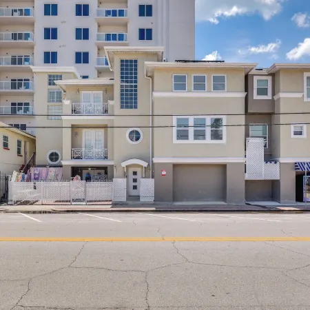 Clearwater Beach Hideaway Walkable Location!