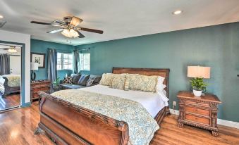 Elegant Home w/ Pool Table: 3 Mi to Vegas Strip!