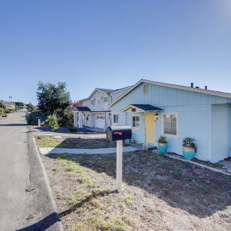 Pet-Friendly Cayucos Home Walk to Public Beach!