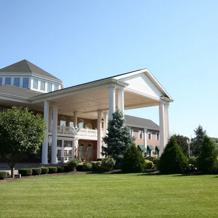 The Inn and Spa at East Wind Отели рядом с достопримечательностью «Аквапарк Сплиш-Сплэш»