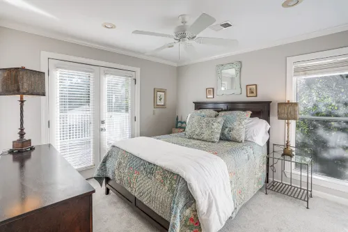 1 Block to The Square: Oxford Condo! -  Ferienwohnungen