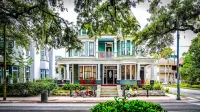 Isetta Inn (Boutique Hostel) Hotels near The Cathedral Basilica of St. John the Baptist