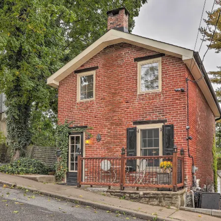 Historic Home in Lambertville Walk to Bridge
