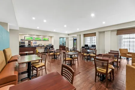 Sleep Inn Lufkin Отели рядом с достопримечательностью «Зоопарк Эллен Траут»