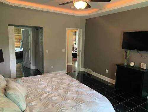 Pet Friendly Home wooded setting 3000 Sq ft