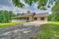 Wraparound Porch: Home Near Dtwn Crossville! - Wifi