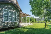 Tranquil Wyoming Cabin Near Uintas - 105 Acres! - parking