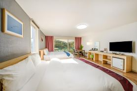 Cheonjiyeon Crystal Hotel