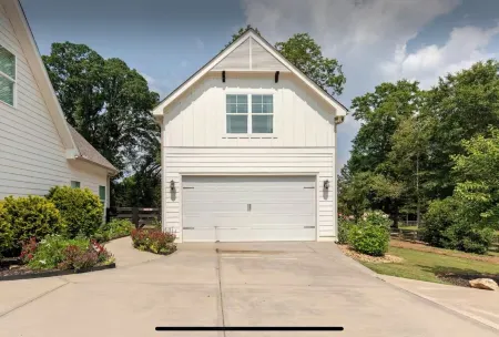 Quaint Carriage House - Minutes from Senoia and Trilith Studios.