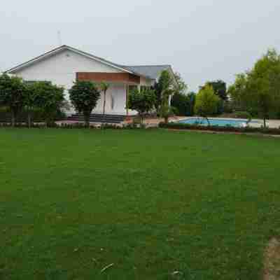 GoBravo 16 Sector 150 Noida Hotel Exterior