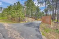CO Springs Apartment in the Pines w/ Treehouse! - 3-Star
