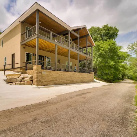 Waterfront Grand Lake Family House w/ Game Room!