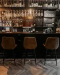 Arch Guesthouse - bars