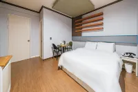 Gyeryong Luna Hotels in Gyeryong-si